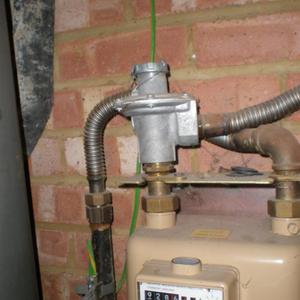 Earth Bonding to incoming gas