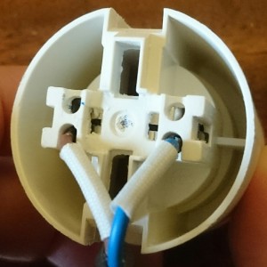Back of lamp socket assembly
