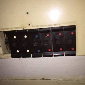WYLEX_ELECTRICS_REWIREABLE_FUSEBOX