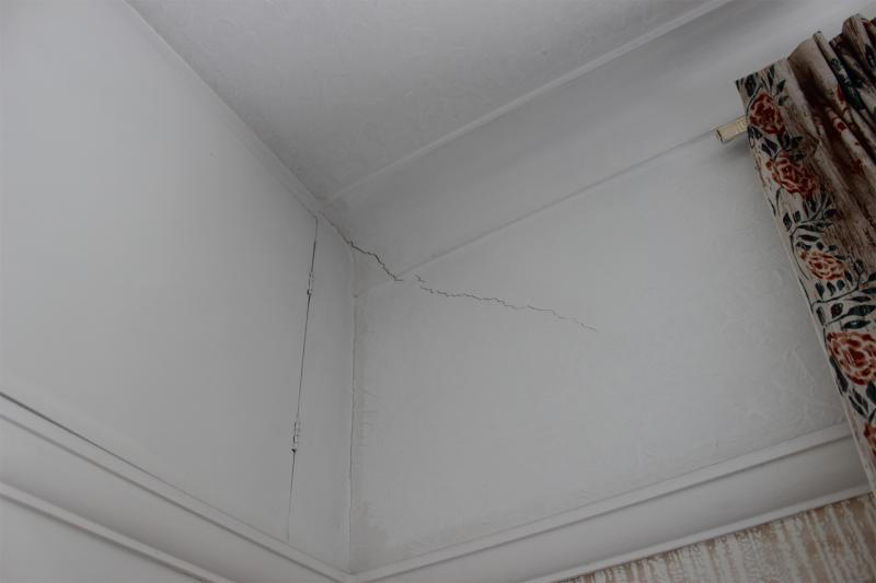 12-south-bedroom-SE-corner-close-up