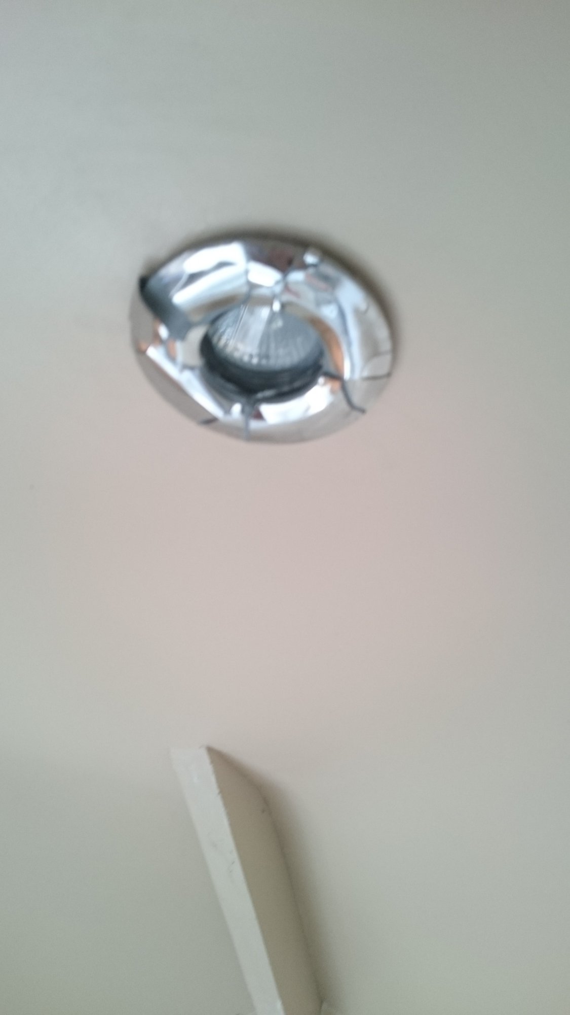 1452956063021-1820316201