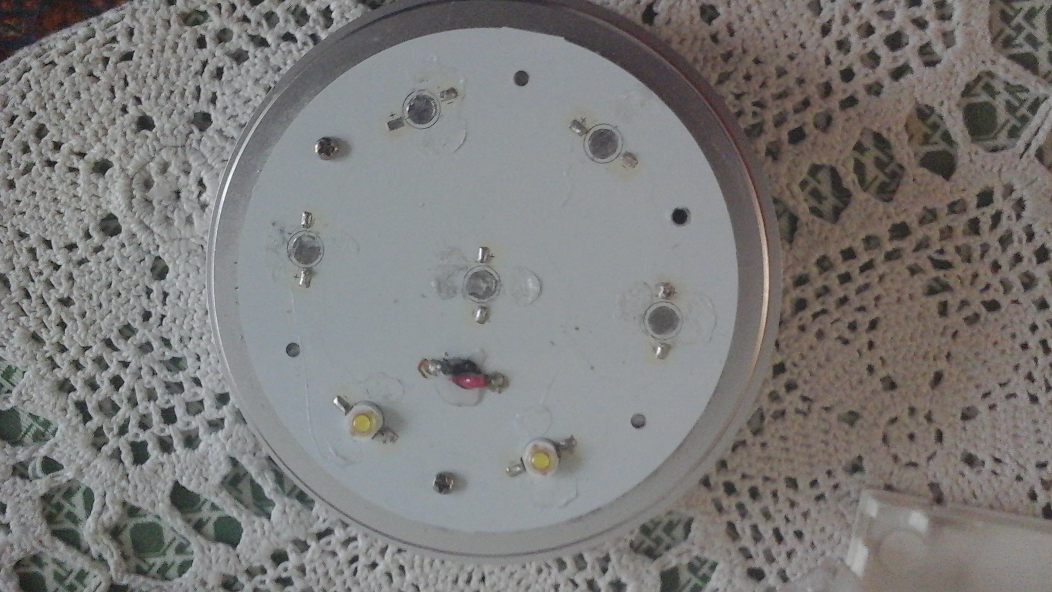 1512915627392-1923472280