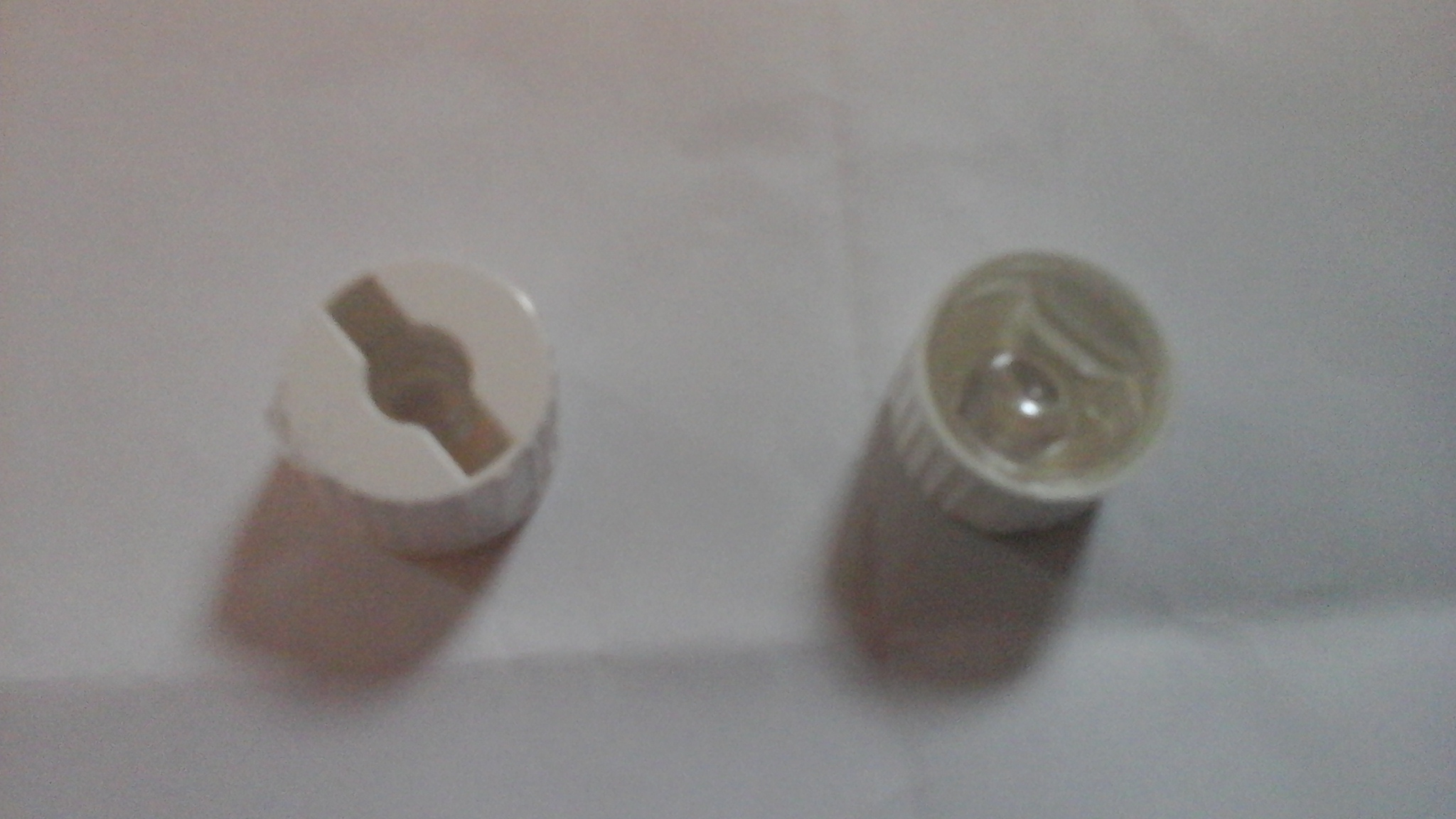 1512915928889-1210355965