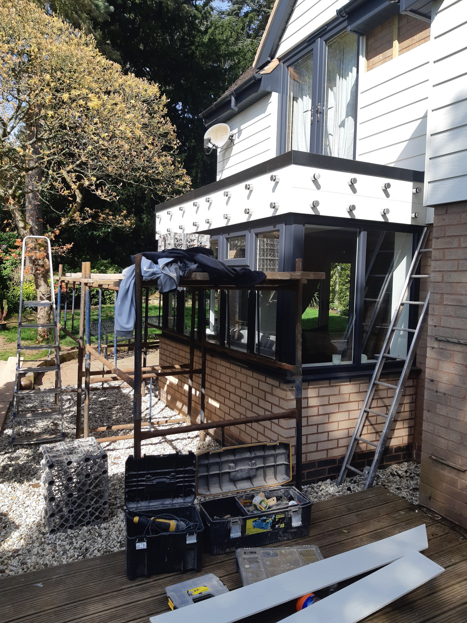 1587634060219212356492