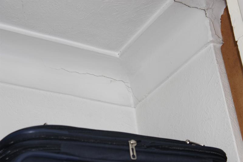 16-north-bedroom-NE-corner-close-up