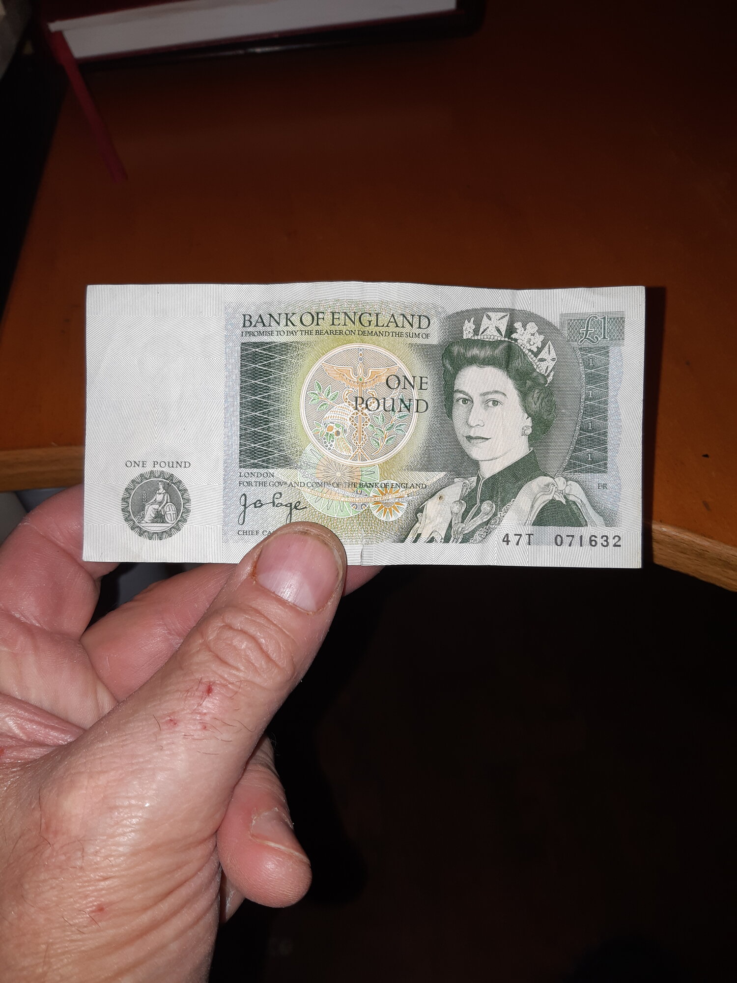 16488374704261653570757