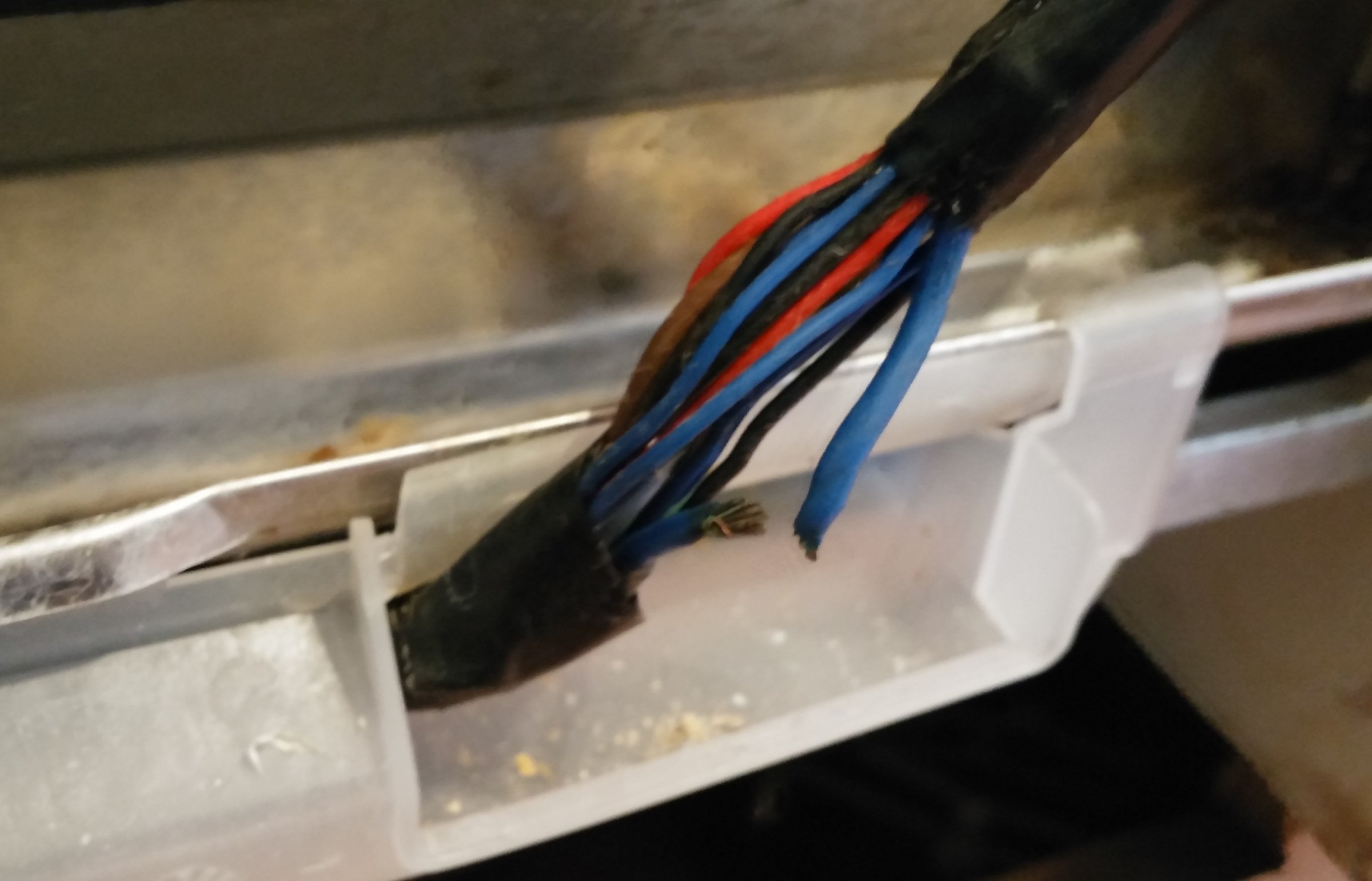 Zanussi ZDI6053 Dishwasher Wiring Broken at Bottom of Door DIYnot Forums