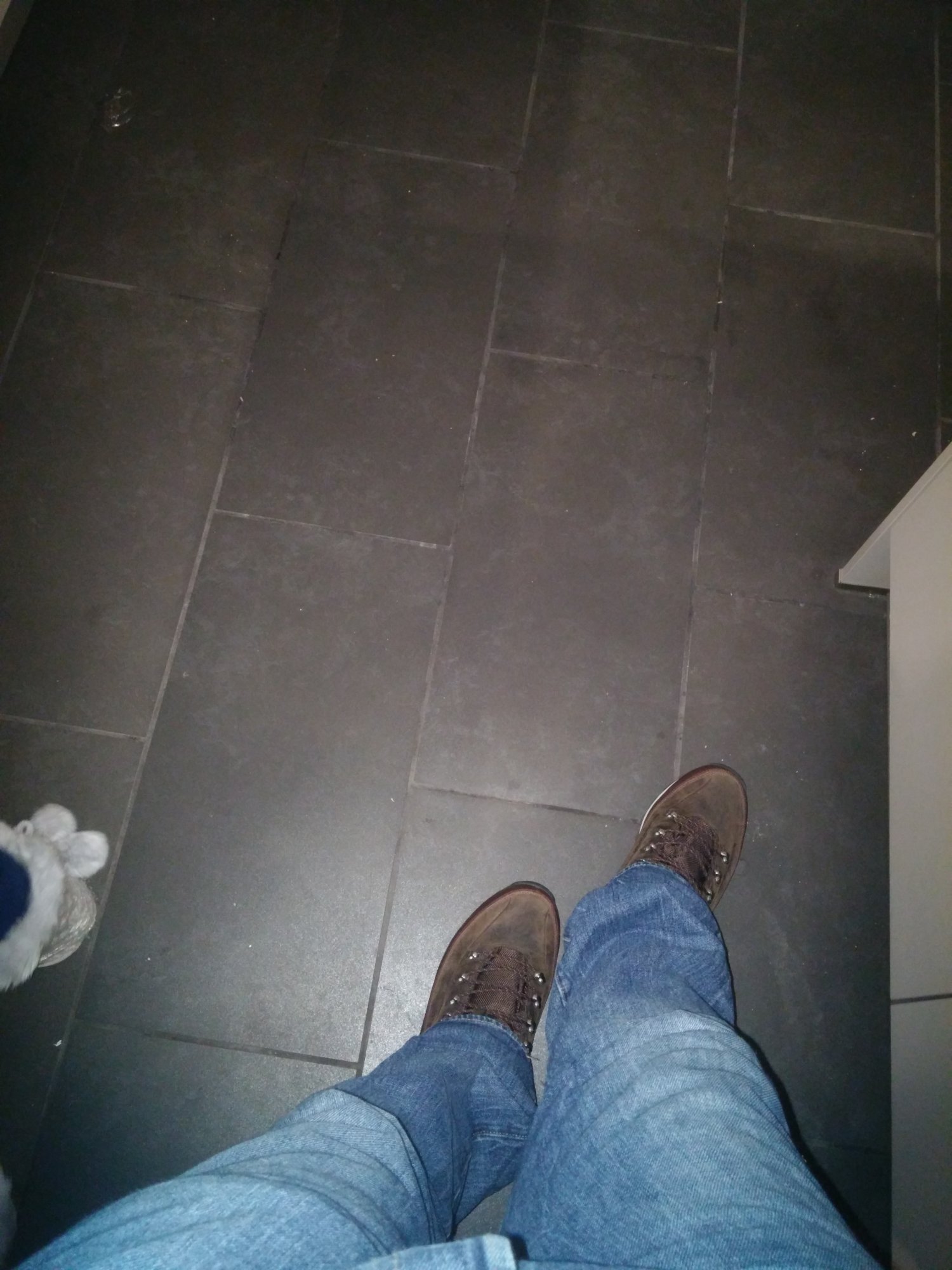 Wet look for black tiles and grout? Sealant? DIYnot Forums