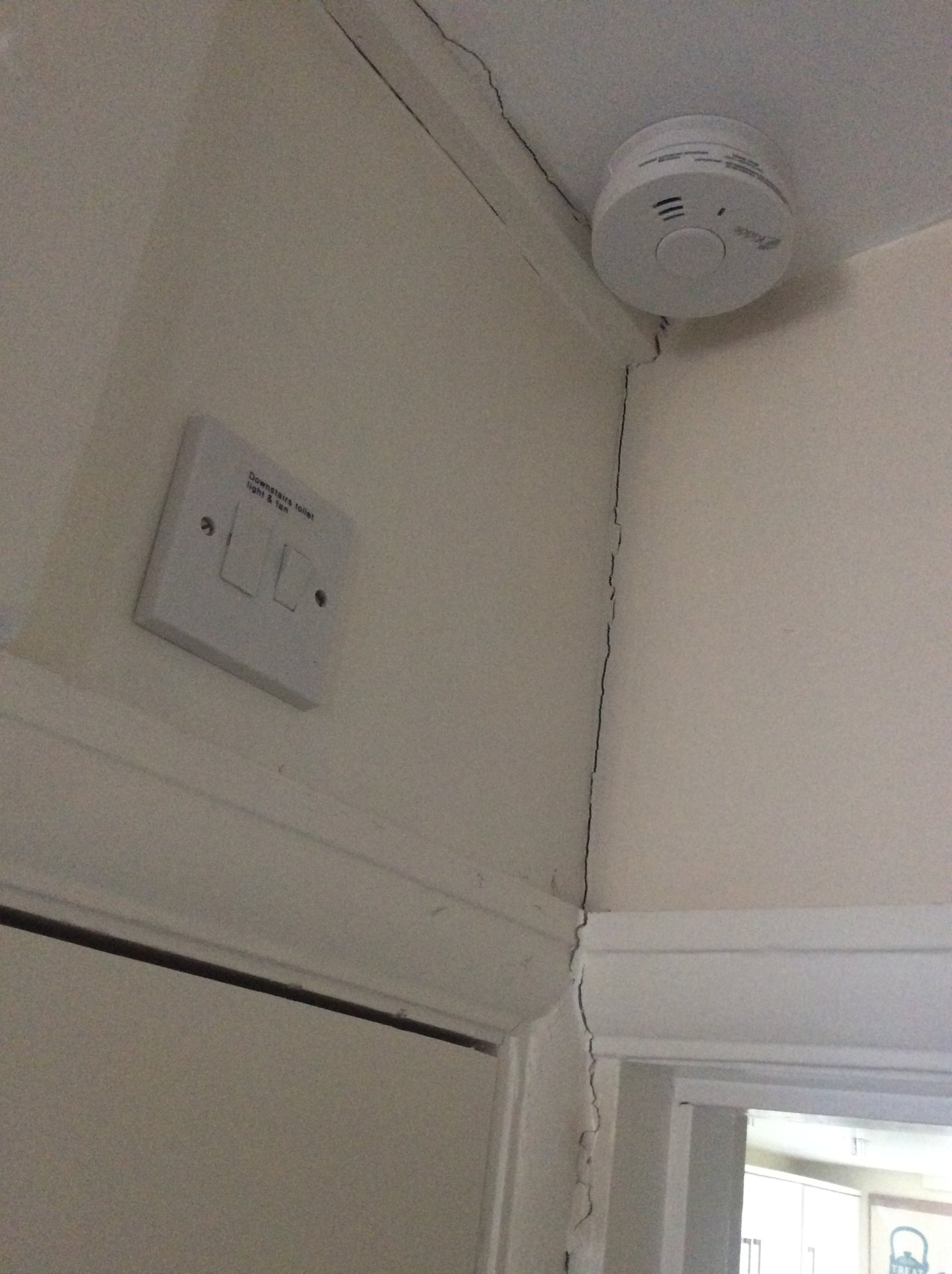 221E63C3-F377-4DCE-BC11-02A60602AA22