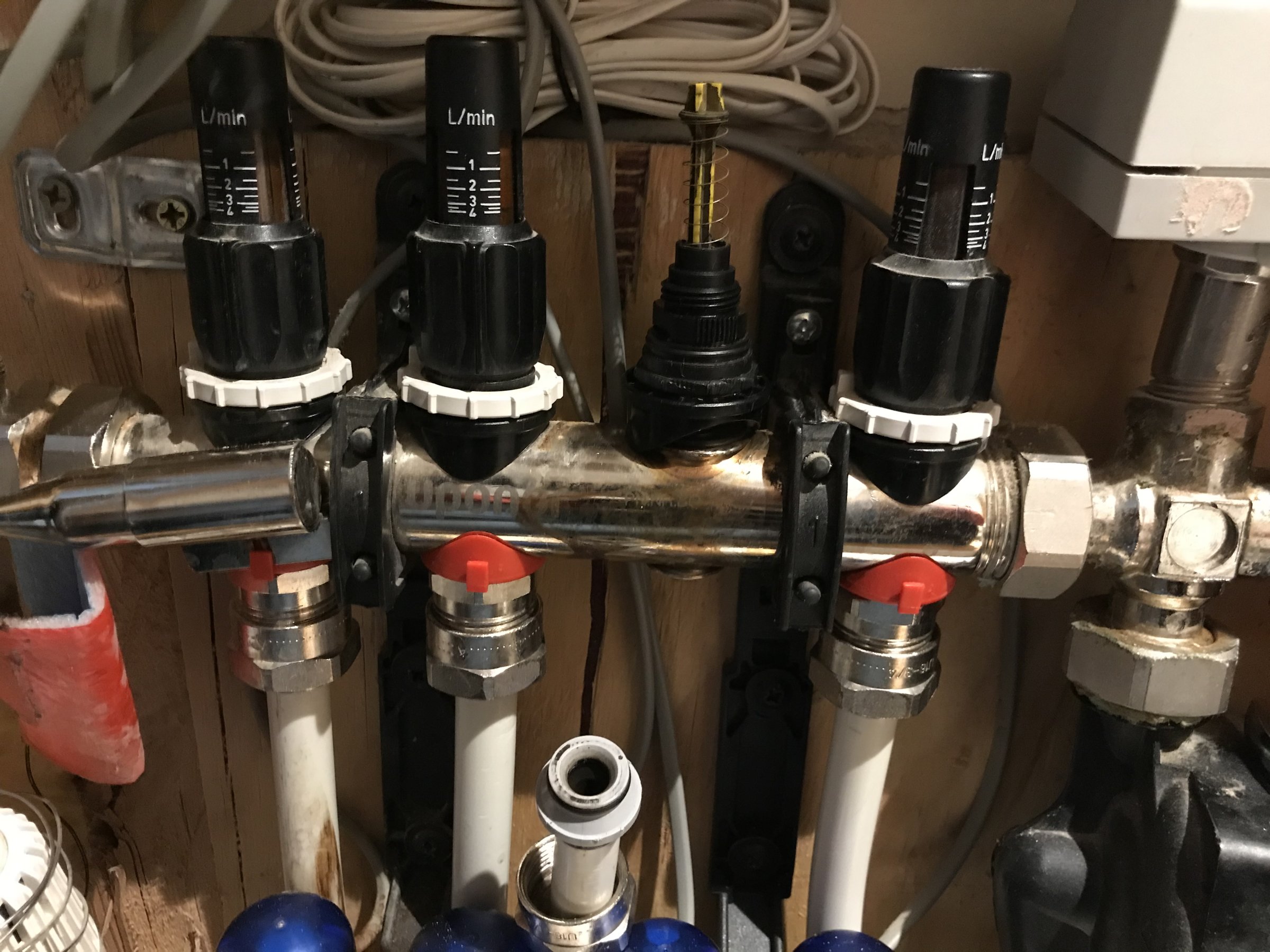 42C2F05C-895E-4F1B-B425-E3AED1B22734