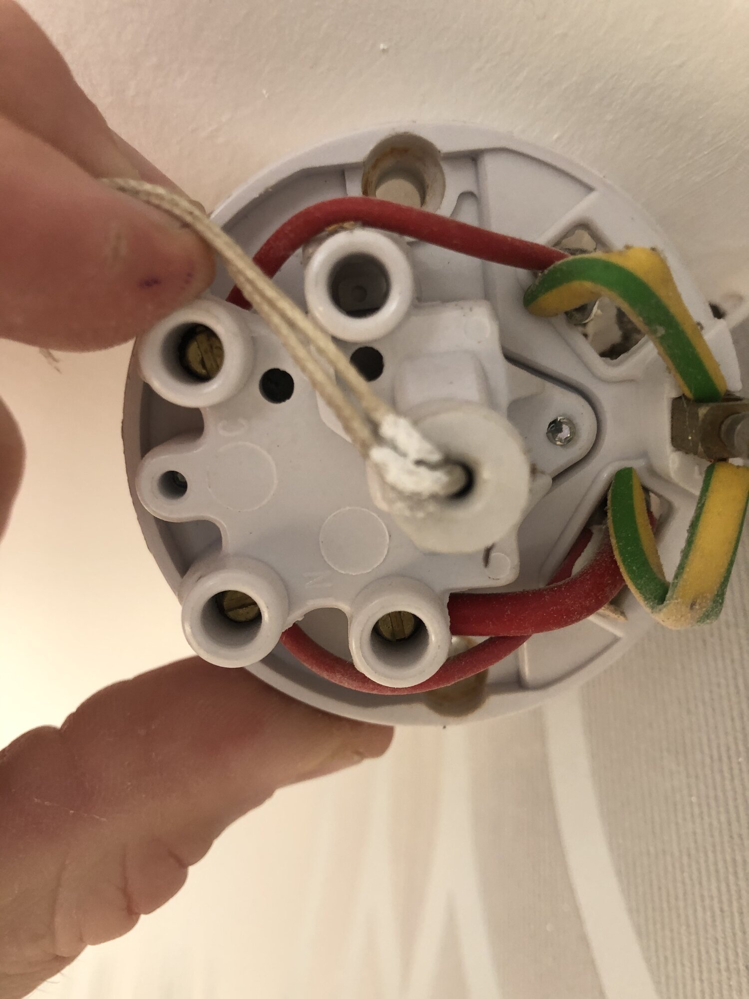 7F092334-DAEE-4AB1-9948-CAA2CF9E1211