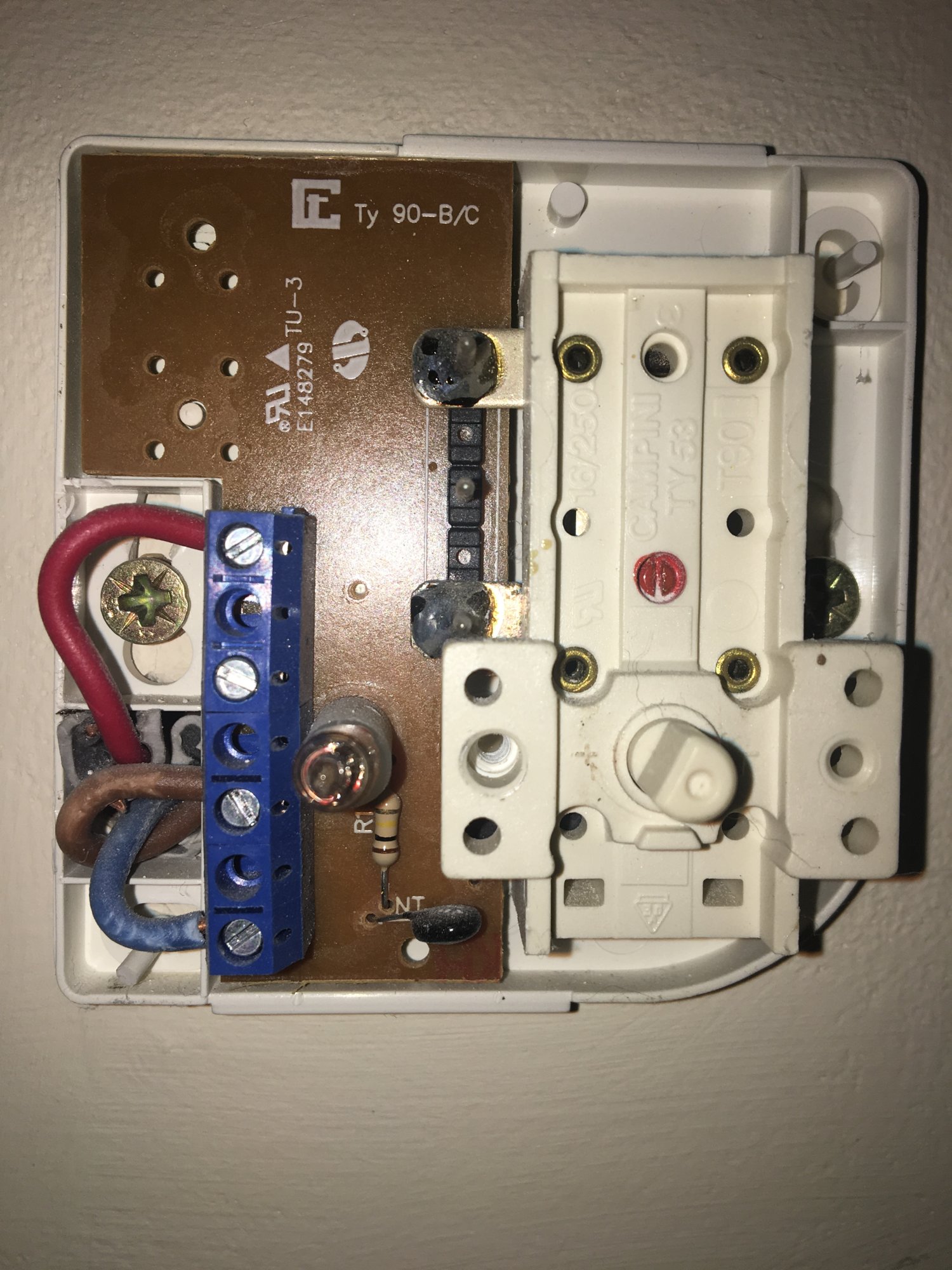 8B272E13-8967-4F14-B8F7-56063D151FE3