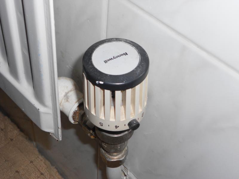 A Honeywell valve on the Radiator