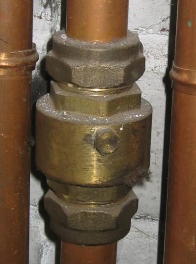 anti gravity valve