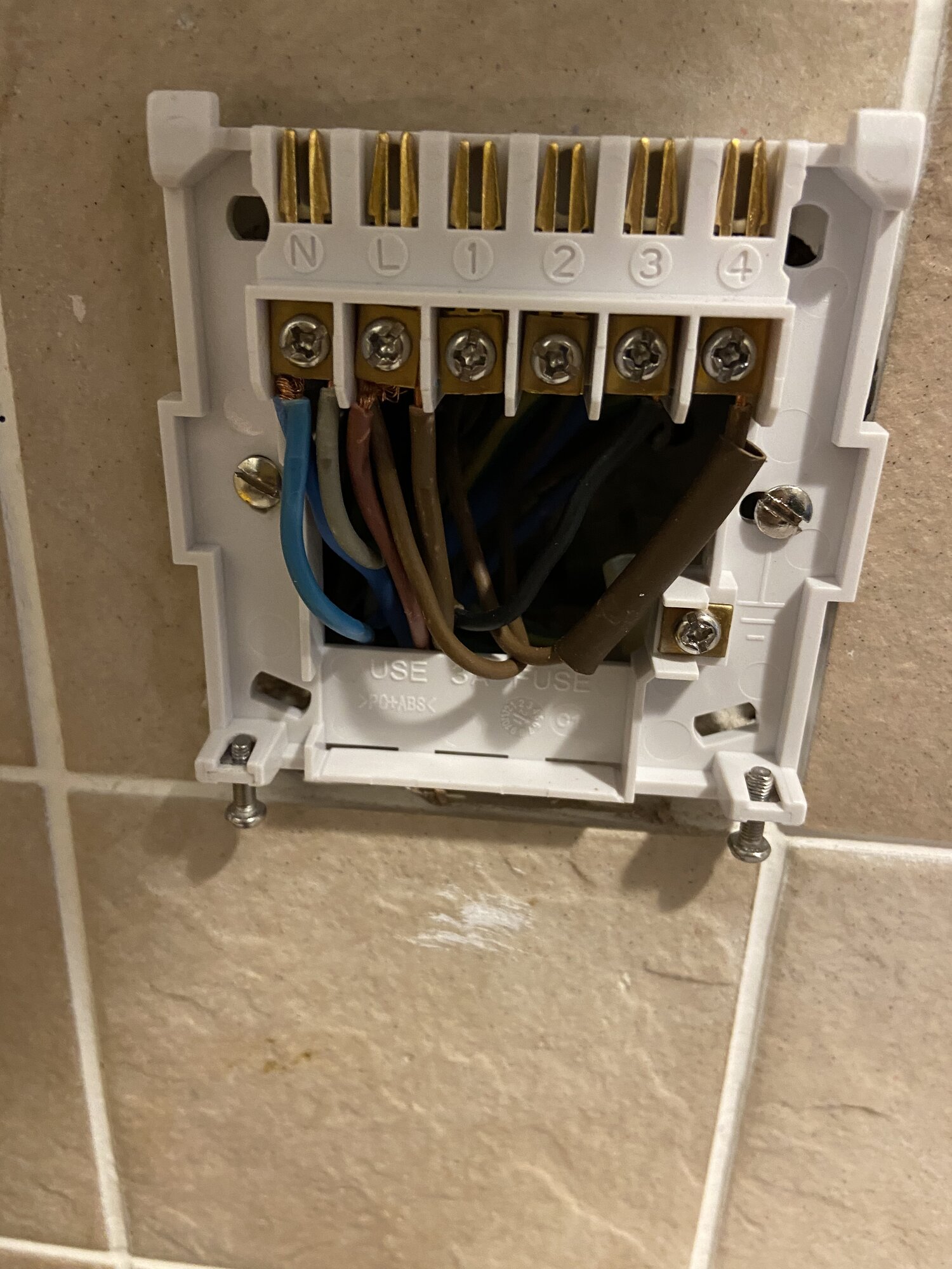 B92ABF11-553D-4ACE-A2BA-C6ABAC216B7C