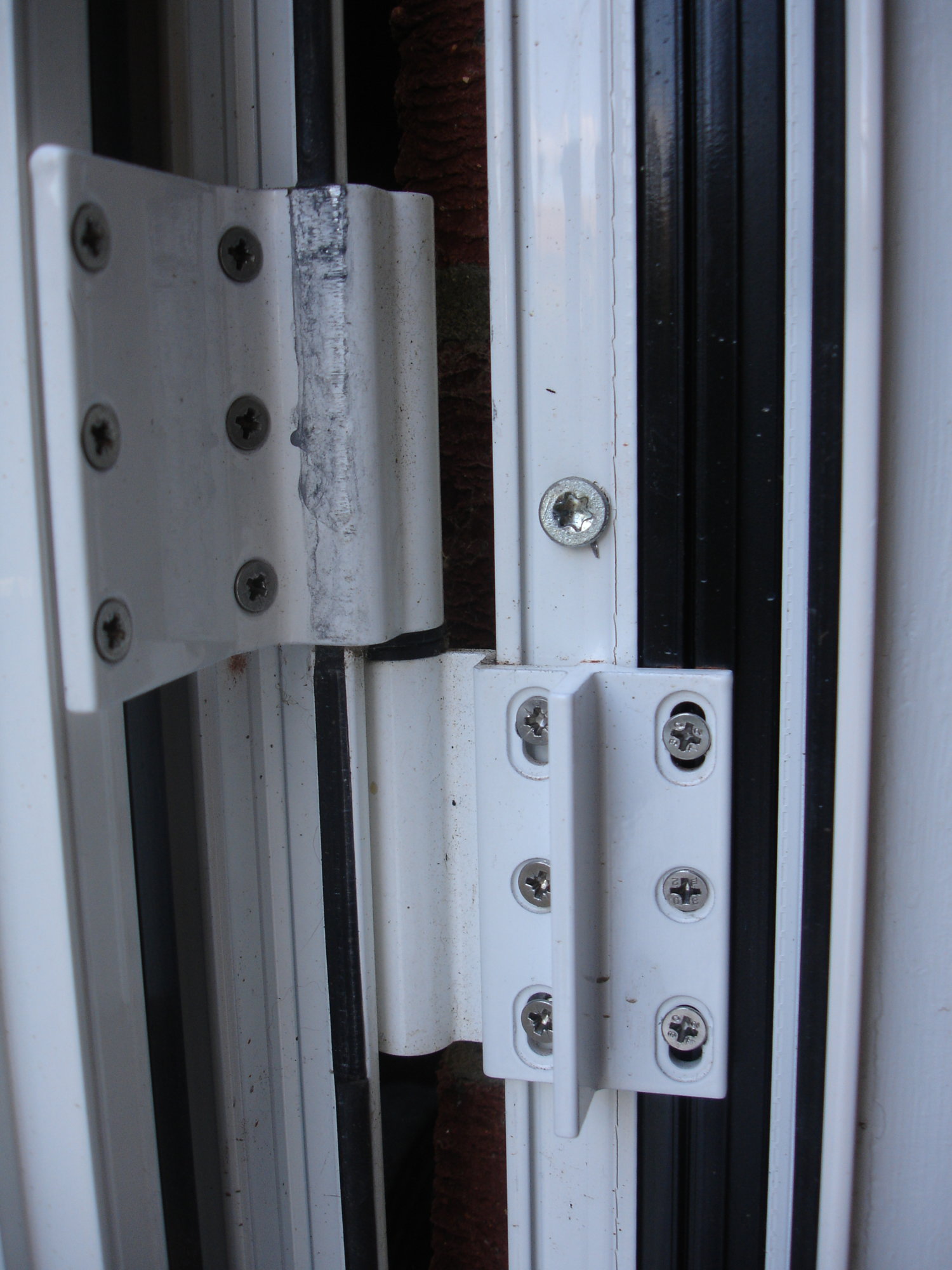 Back door hinge