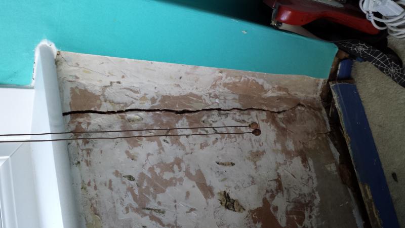 Bay Back Right Crack