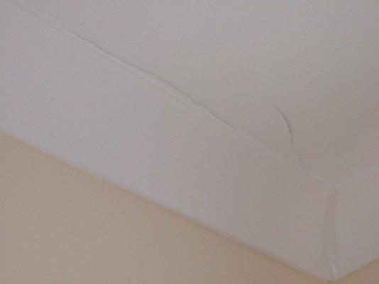 bedroom ceiling plater