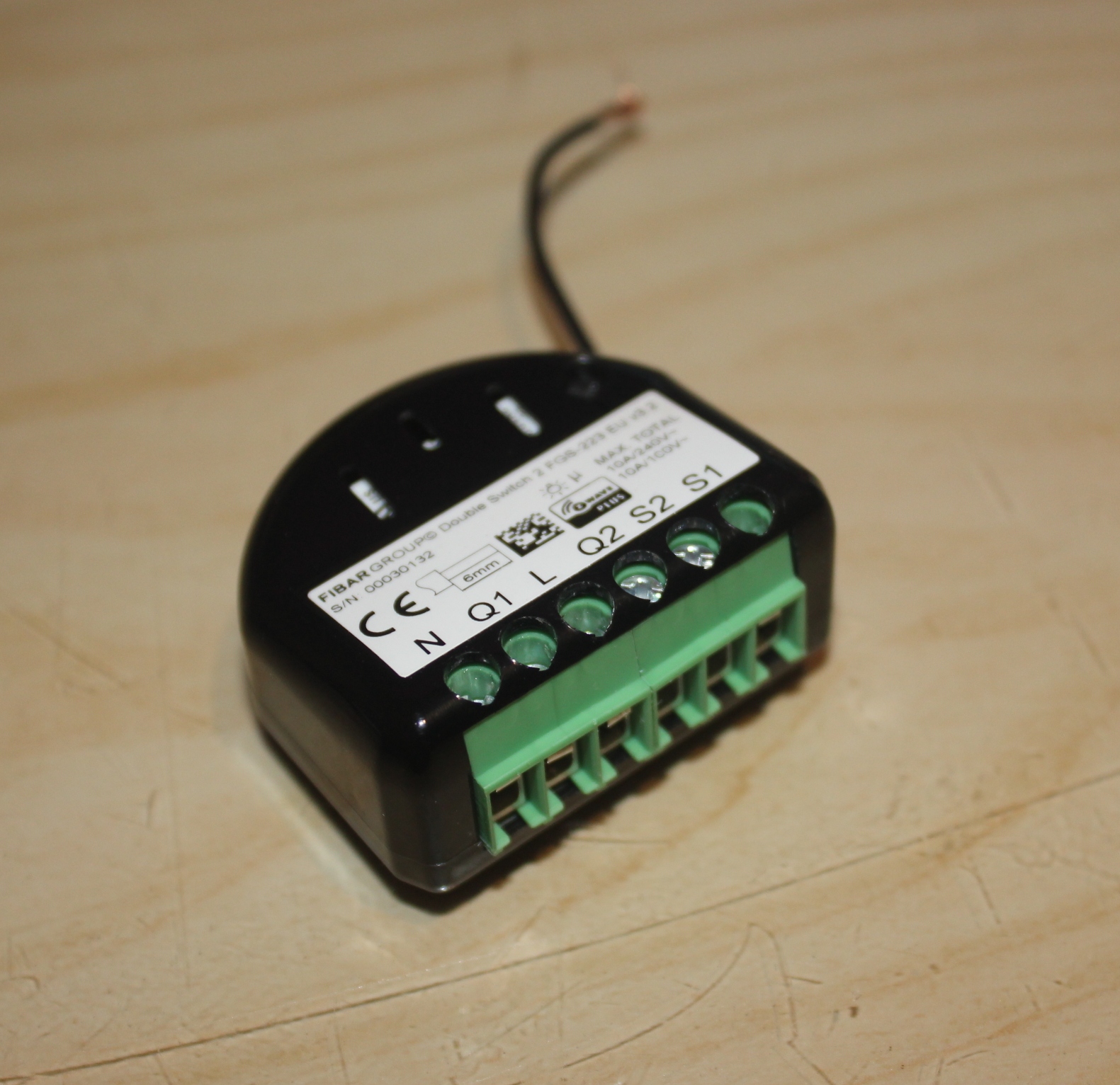 Blown FGS-223 Fibaro Z-Wave Module.