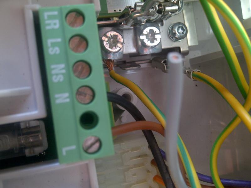 Boiler internal connection with grey wire