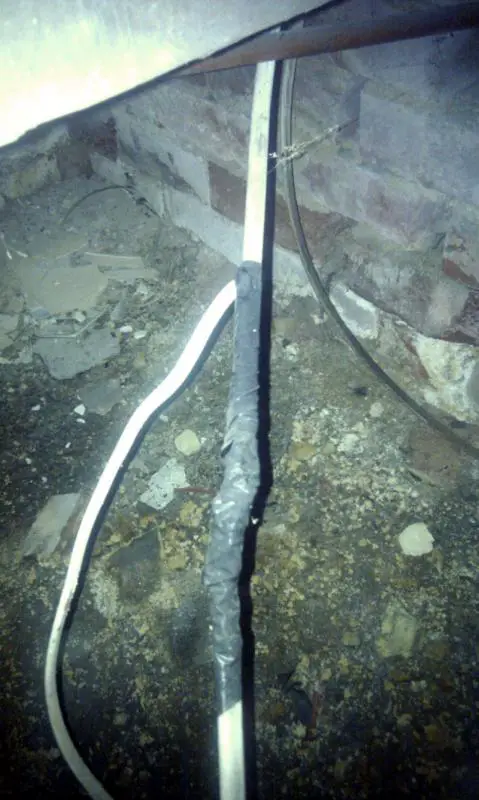 Cable joint under floor