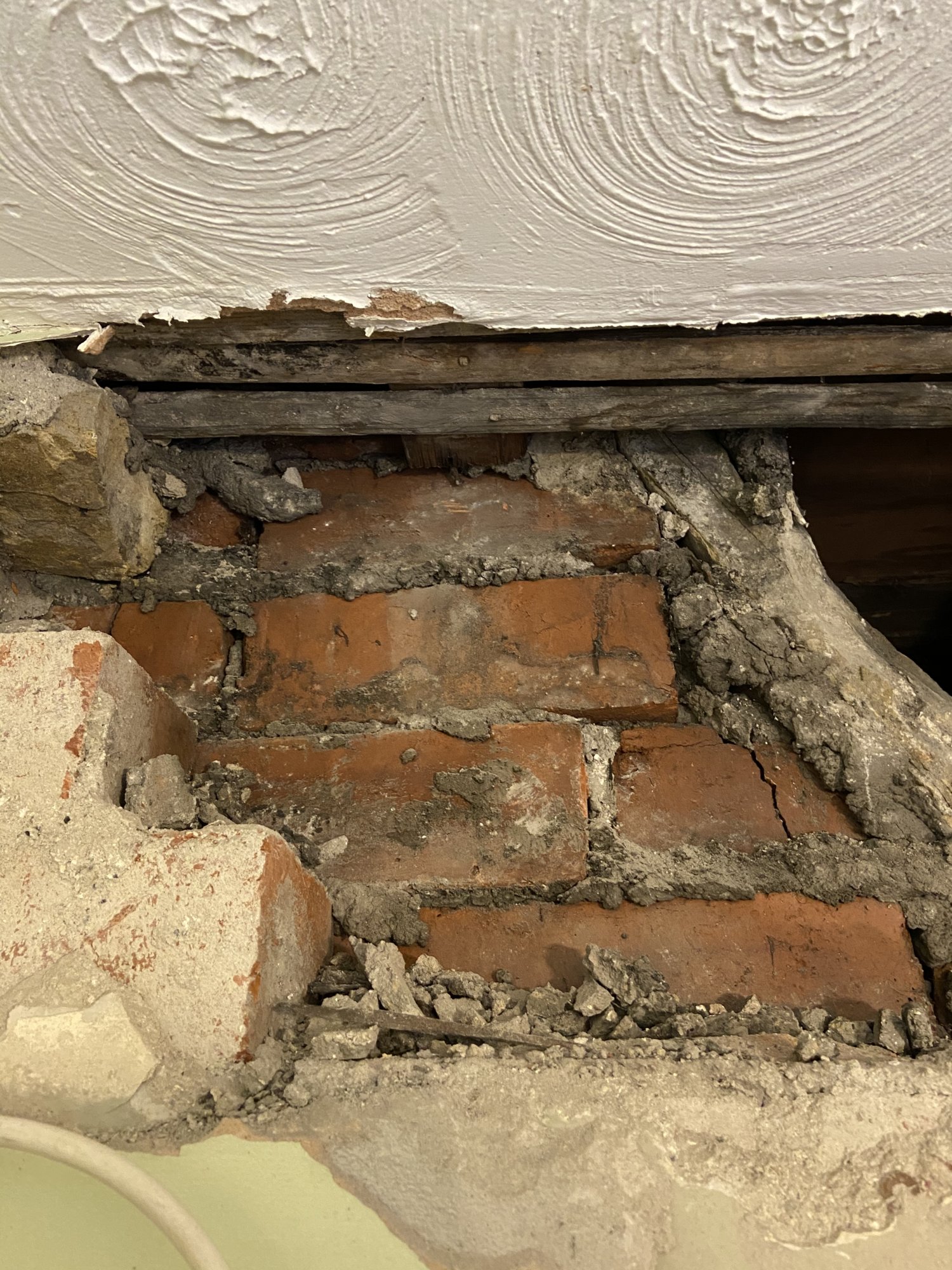 CE3C0471-1B07-48C4-BBE6-74311068956B