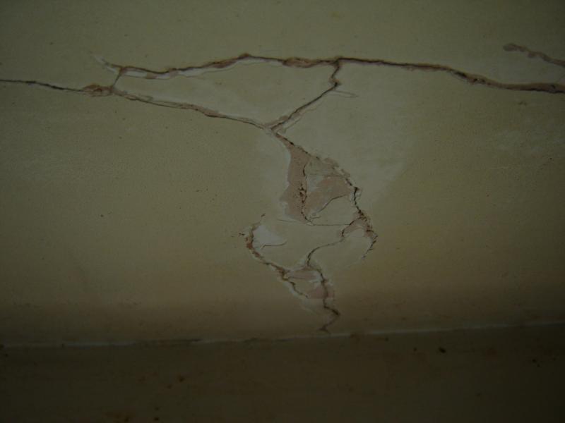 ceiling cracks