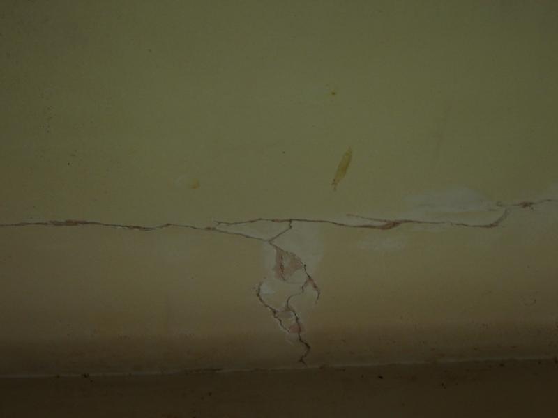 ceiling cracks2