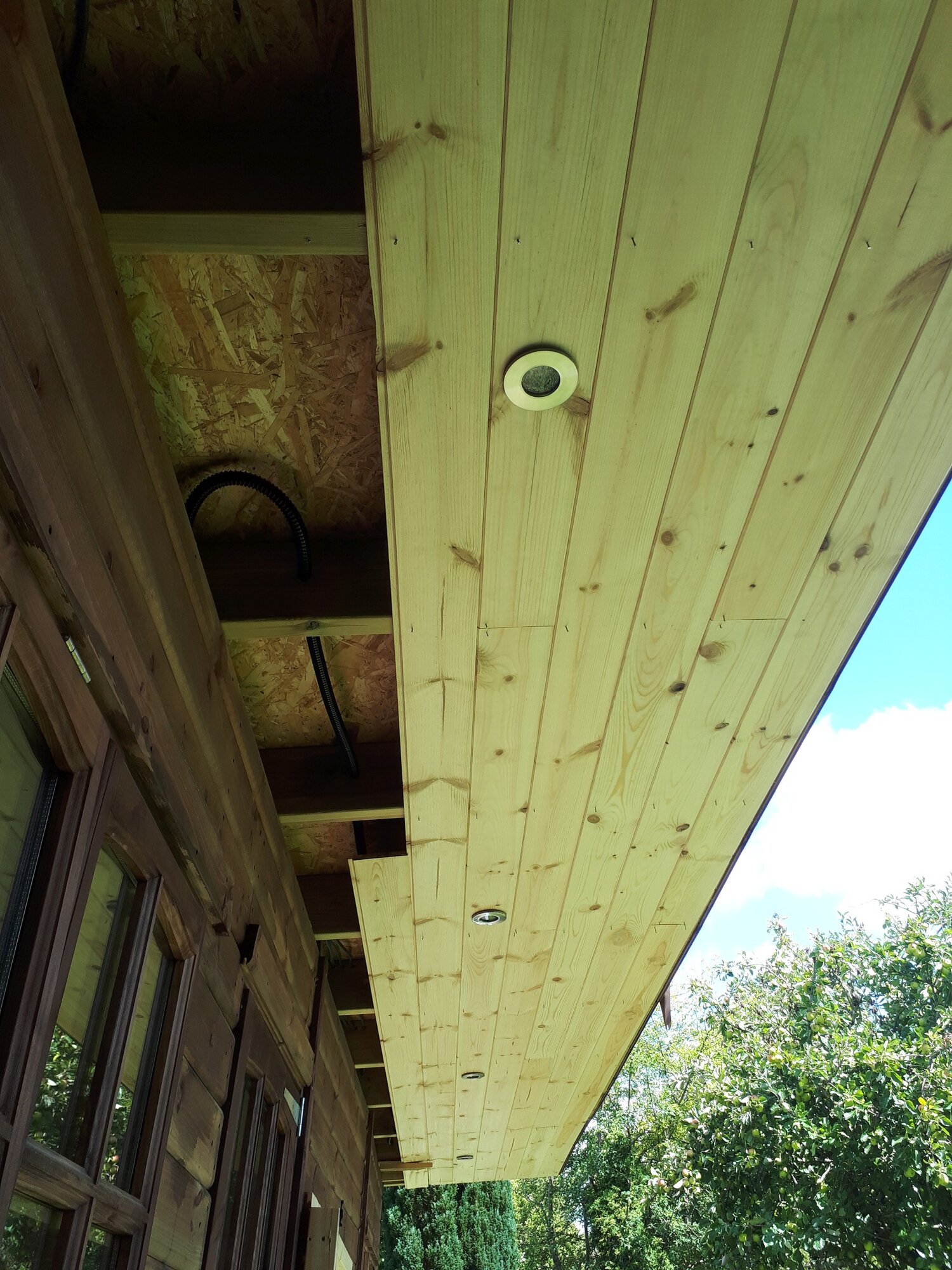 cladding front overhang