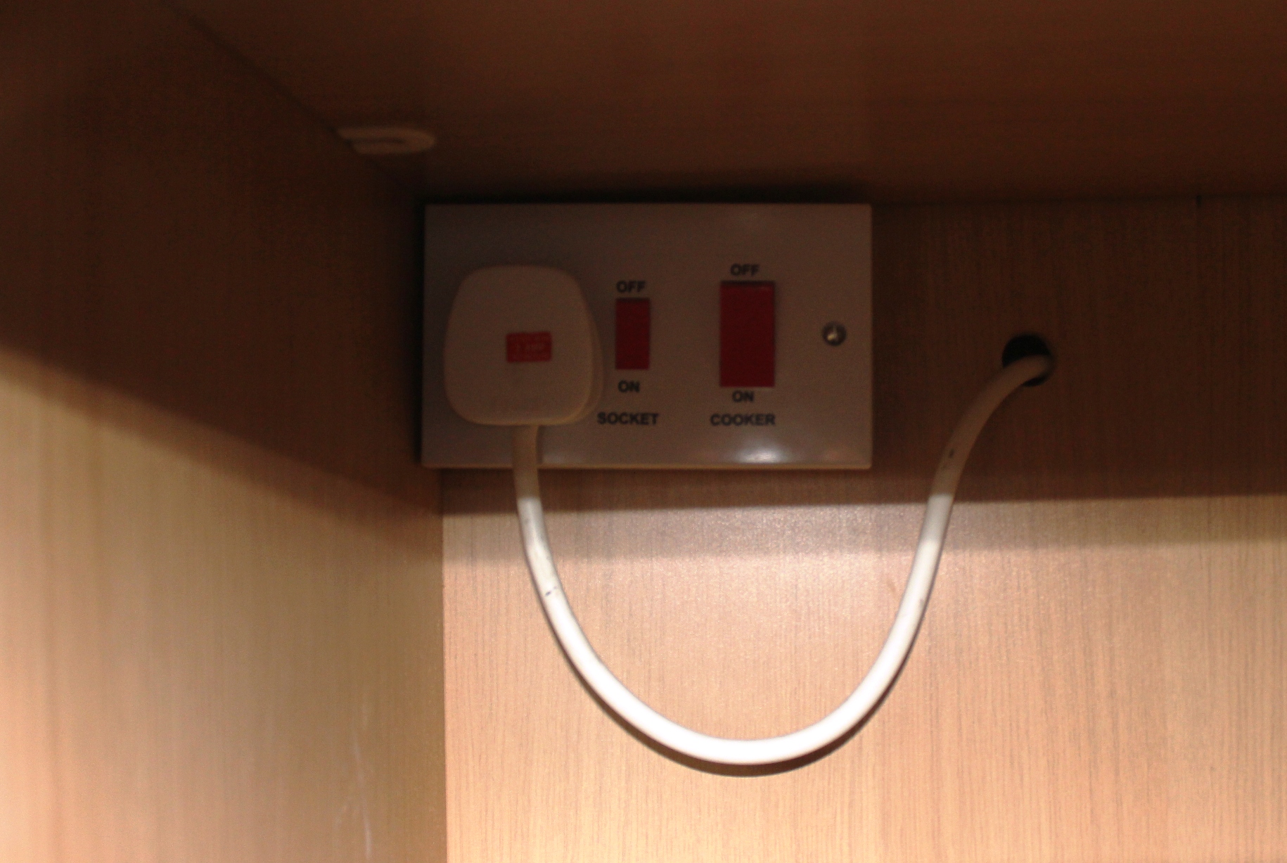 Cooker Isolator with two 20+ Amp outlets? DIYnot Forums