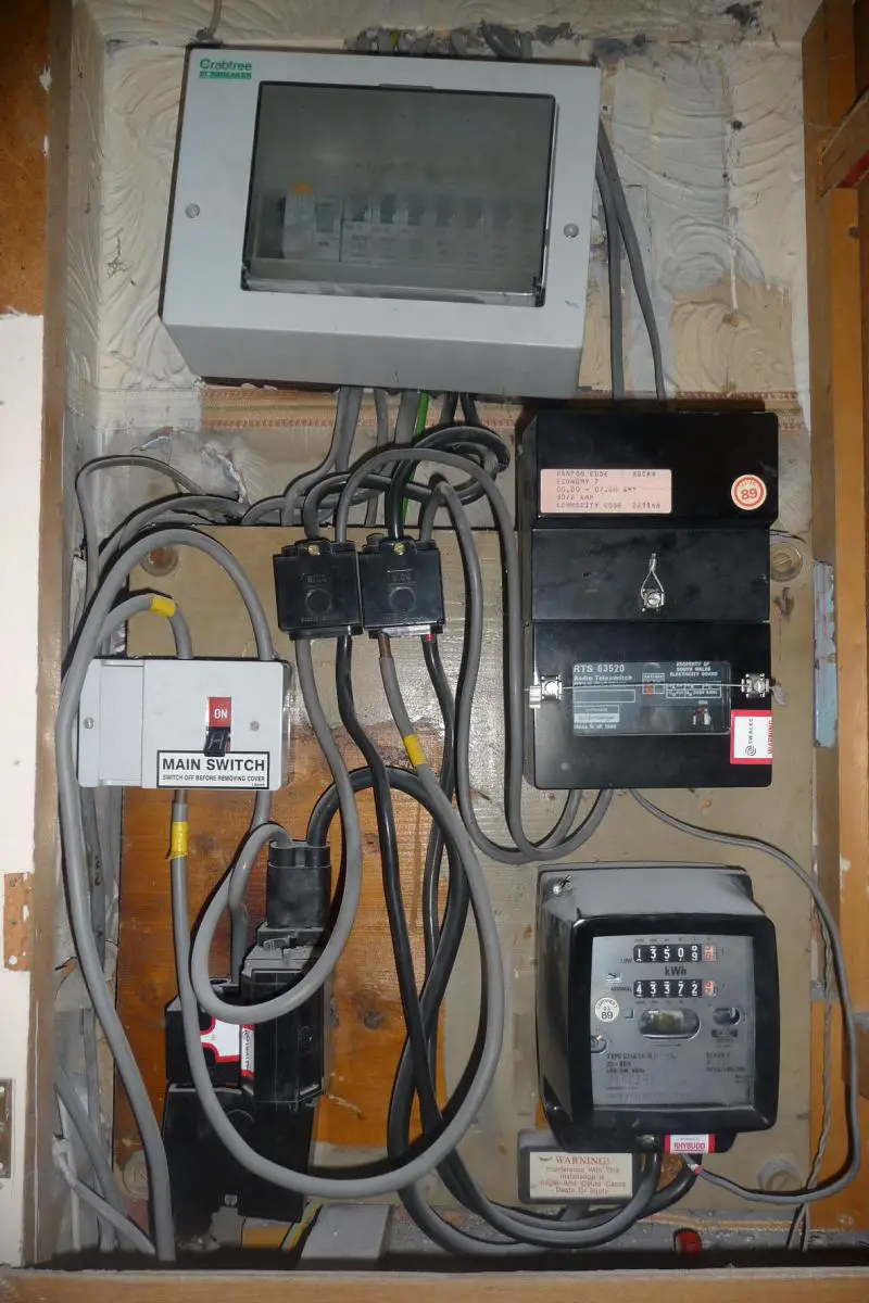 Crabtree CU Unit and associated wiring 2