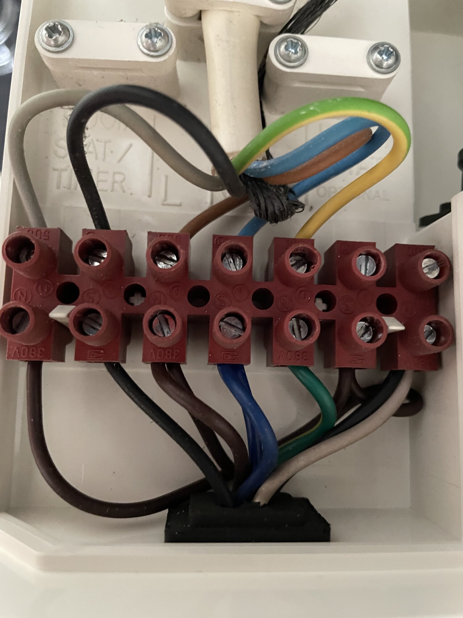 D7D6EAEB-E77A-4E48-9540-196B99DD090A