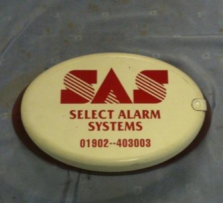 Does anyone know the name of this bell box?