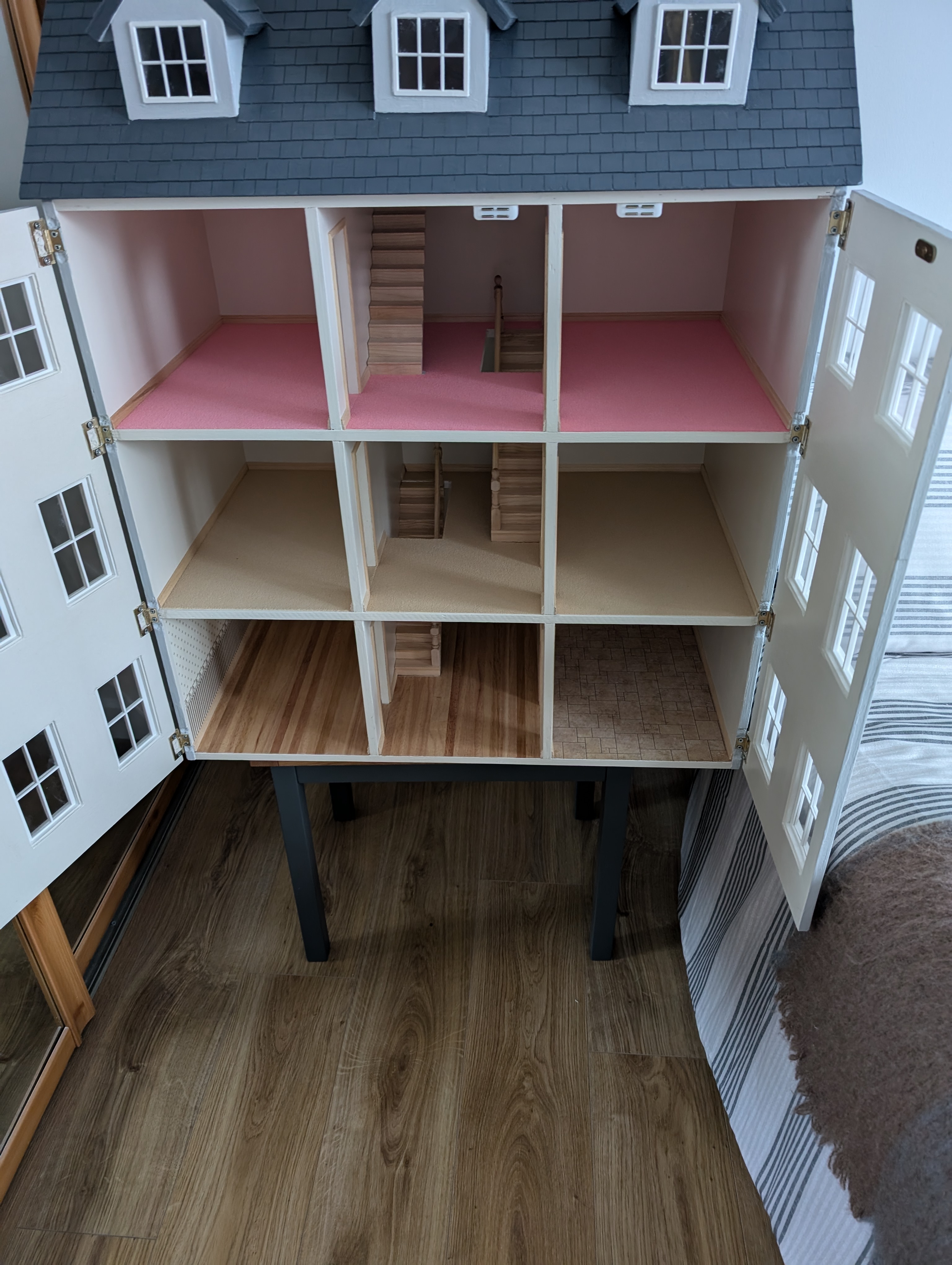 dolls house 1.jpg