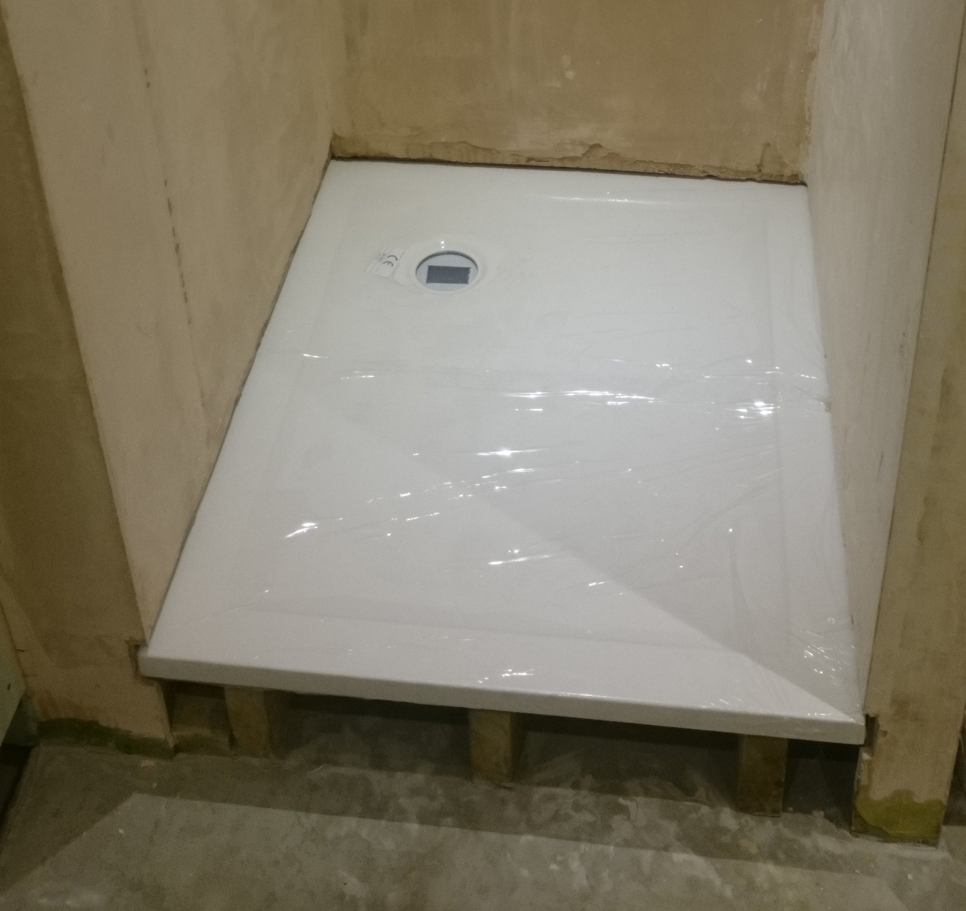 Do I need to prime my plastic shower tray?? DIYnot Forums
