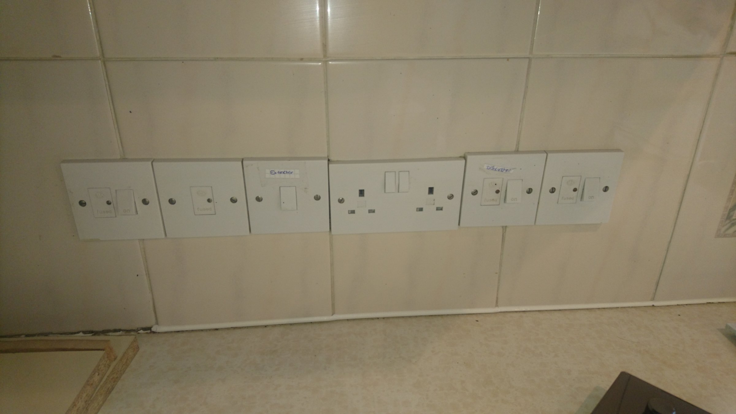 extractor fan switch and separate fuse DIYnot Forums