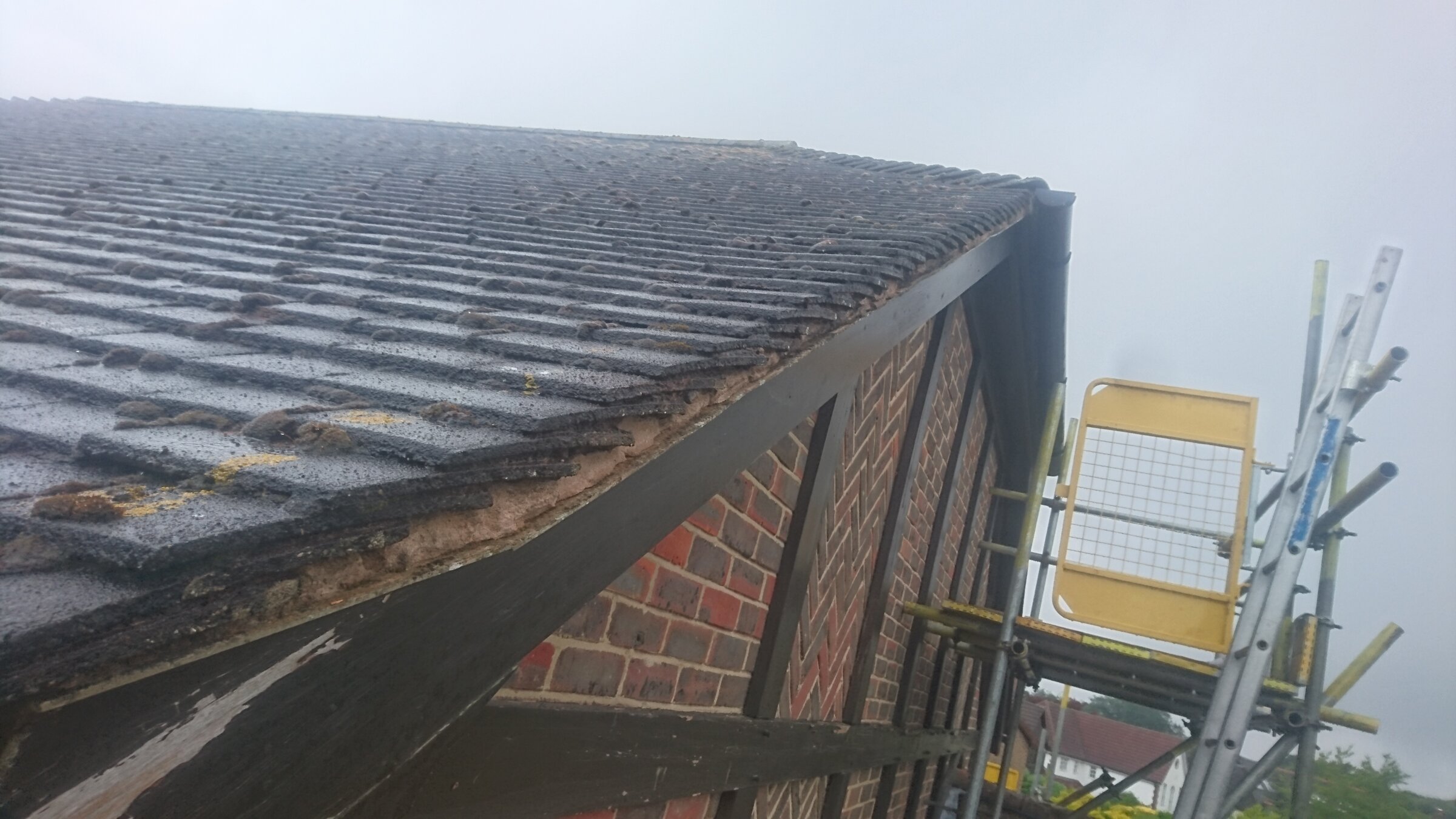 Missing mortar on roof tiles DIYnot Forums