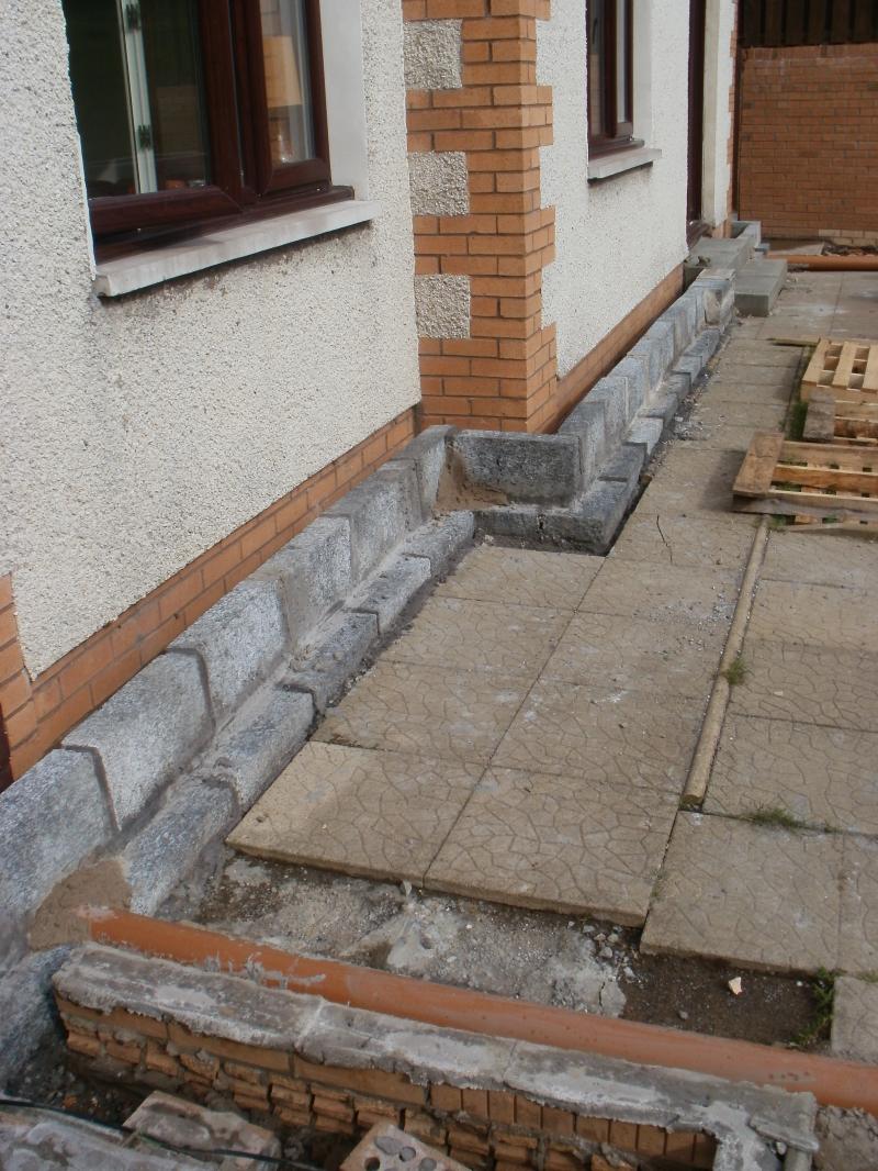 dwarf wall 200mm from house