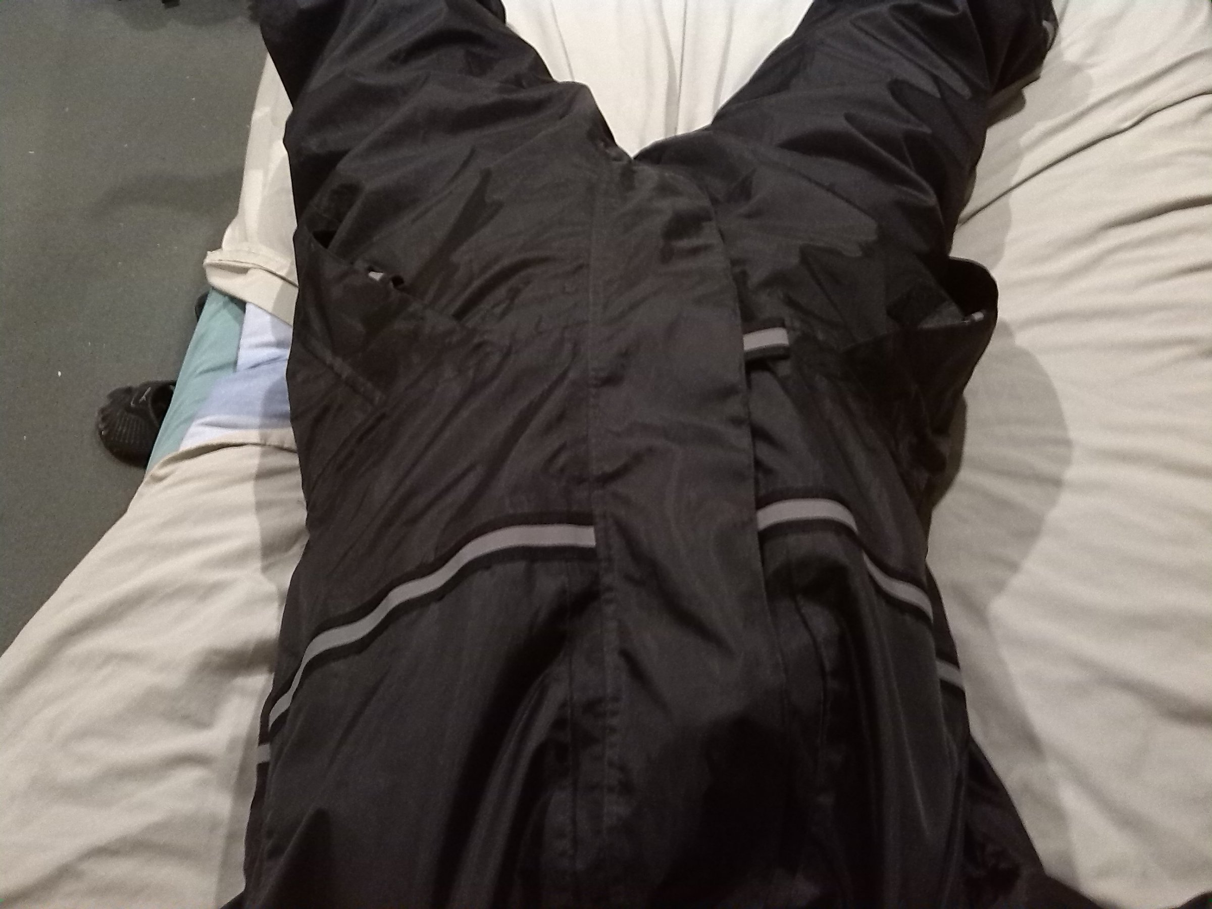 EIGHTIES_STYLE_SHOWERPROOF_ONESIE