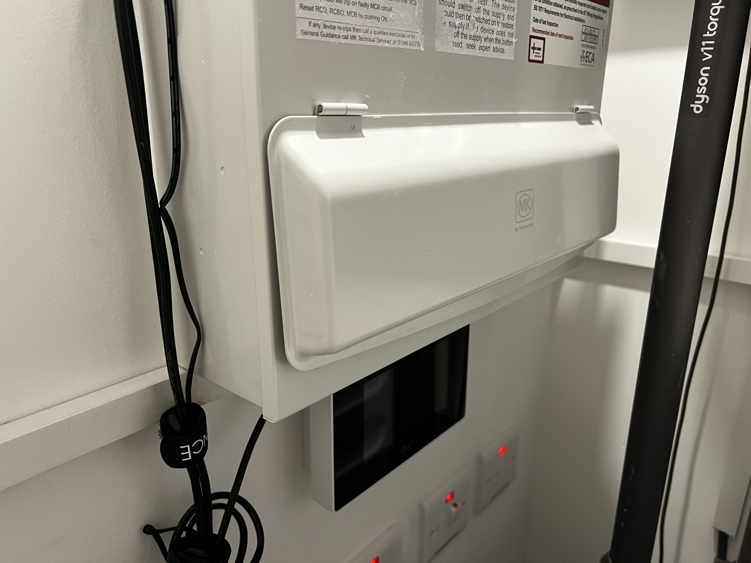 F1E02FB9-53BF-4E15-87DE-BCC7BFB8D05C