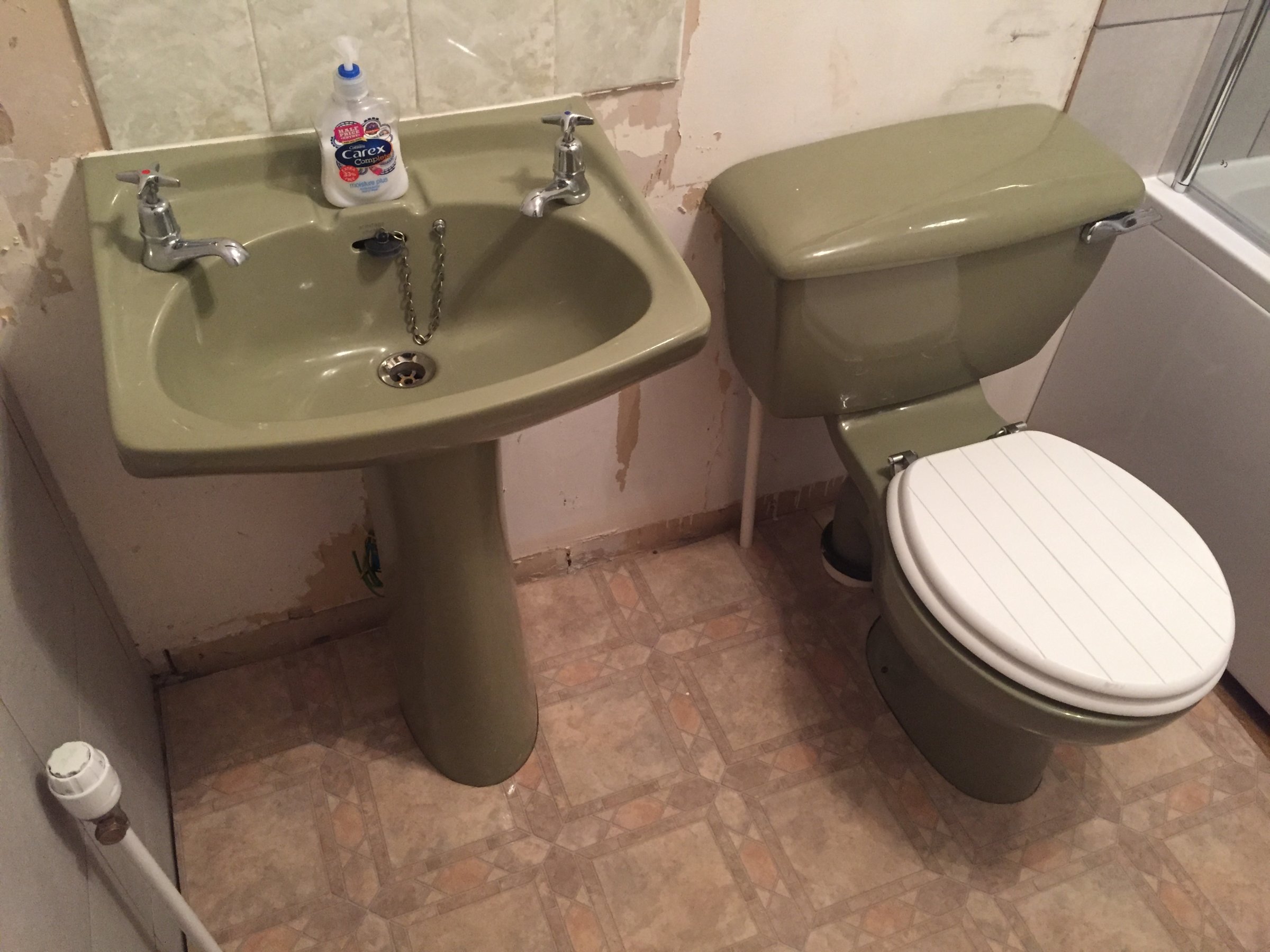 FFF1DE23-D7BC-4DC8-9C51-6F9A82EE3C71