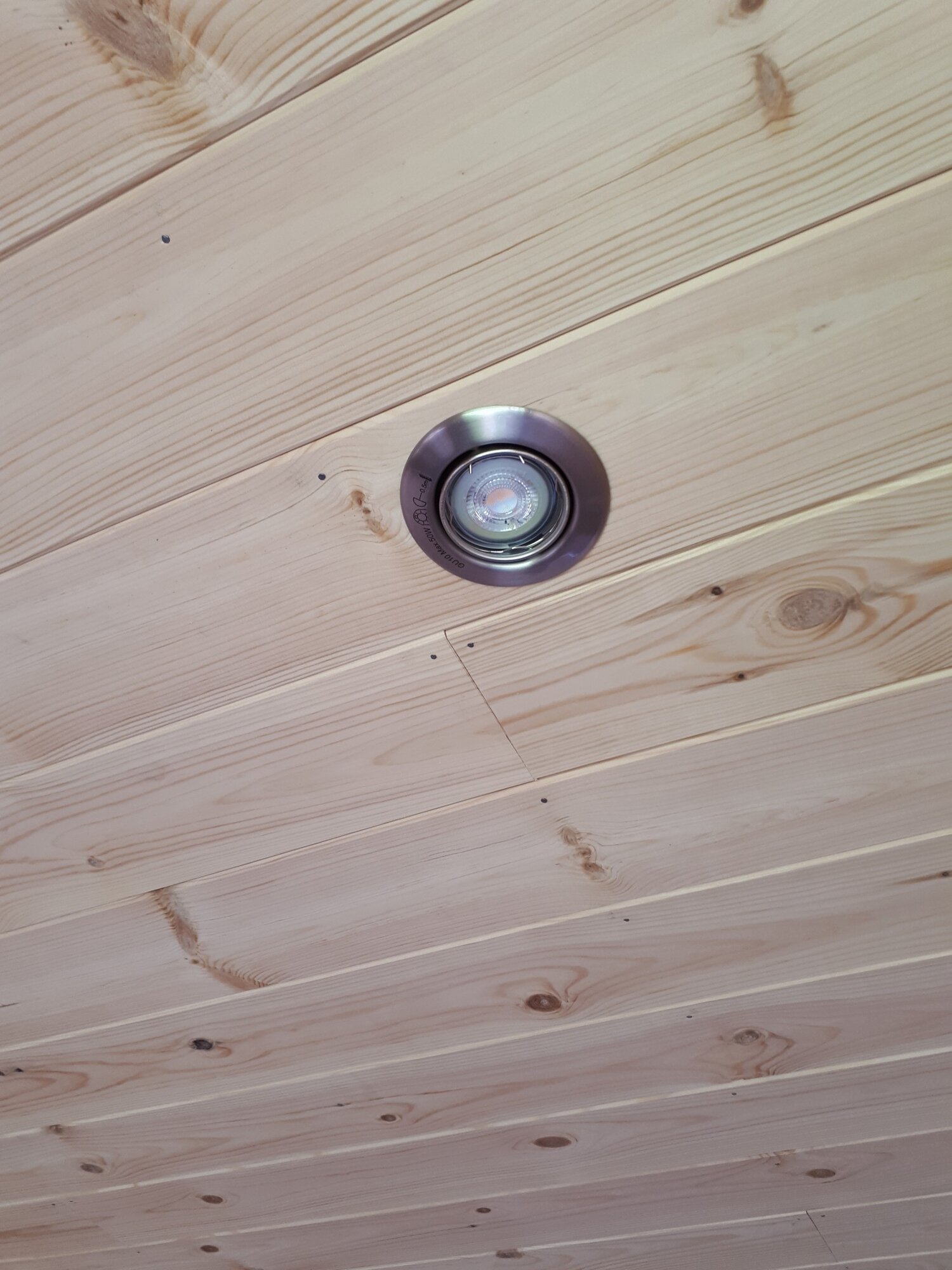 flush lights now actually flush