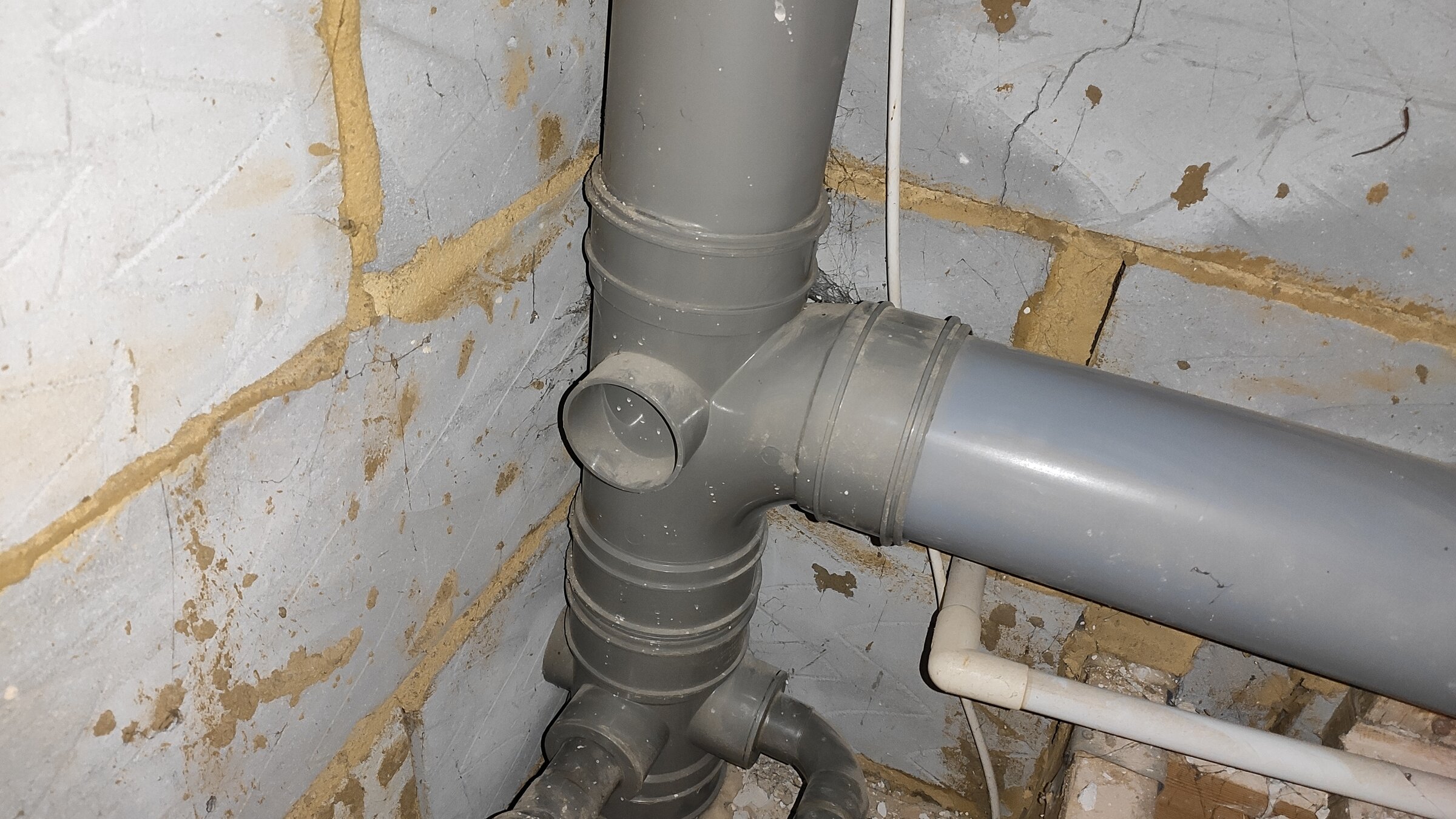 Soil stack branch rotate, push fit glued? DIYnot Forums