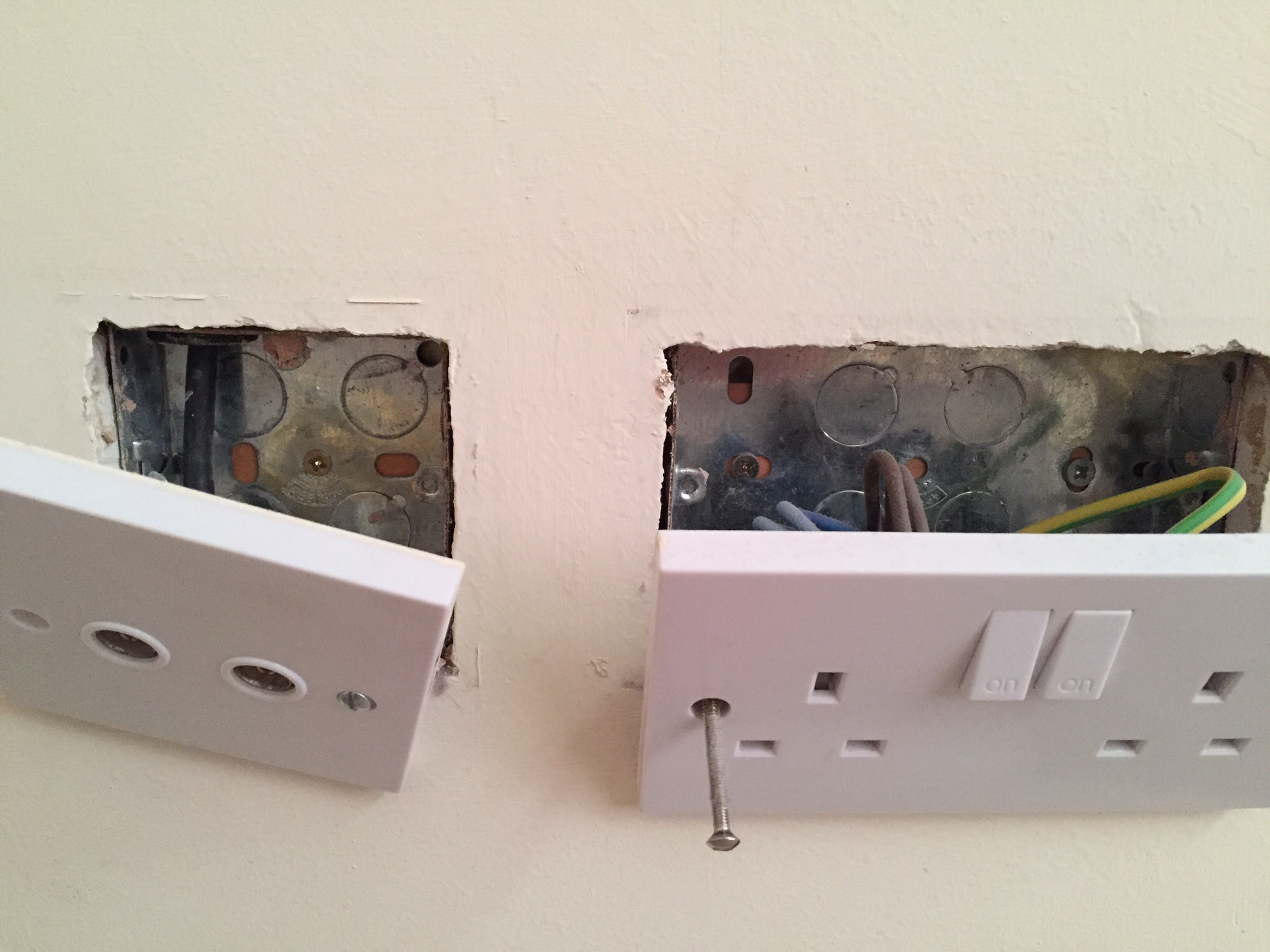 короб для розетки для гипсокартона