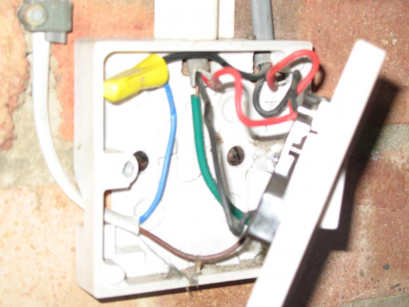Single switch wiring to double switch wiring causing issues | DIYnot Forums