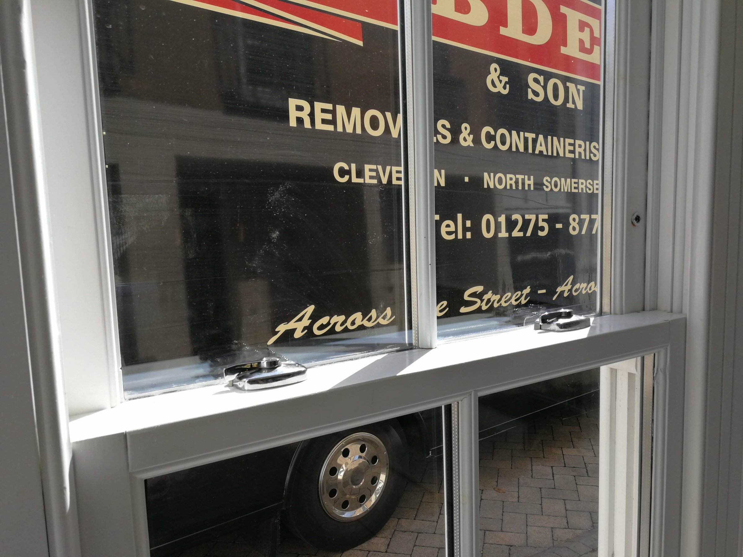 Kitchen sash window - locks