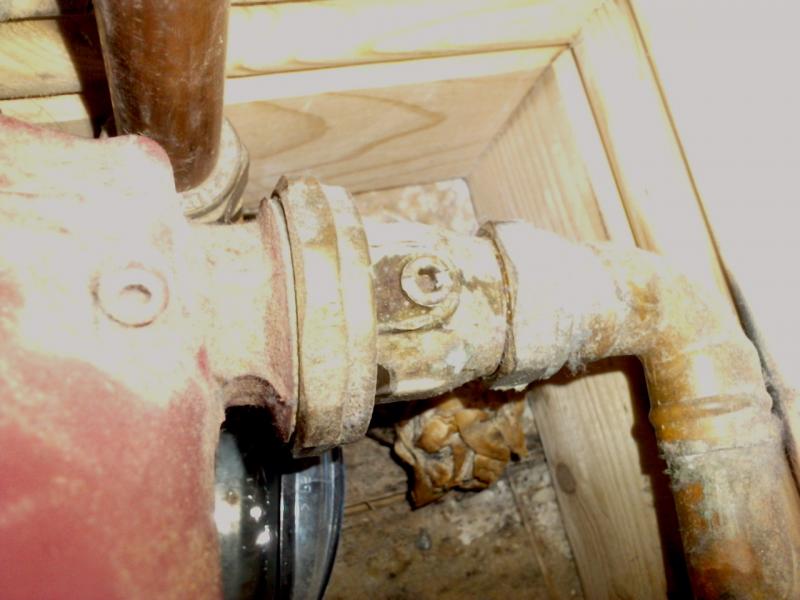 leaking pump gate valve