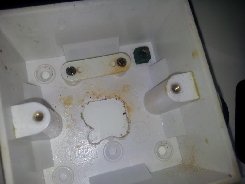 Liquid in ceiling pattress