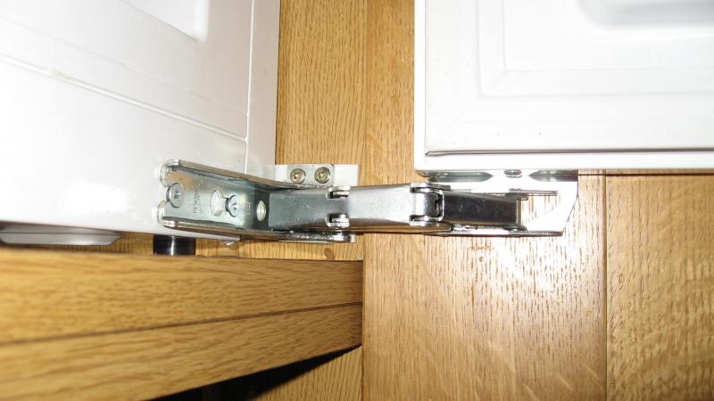 lower hinge
