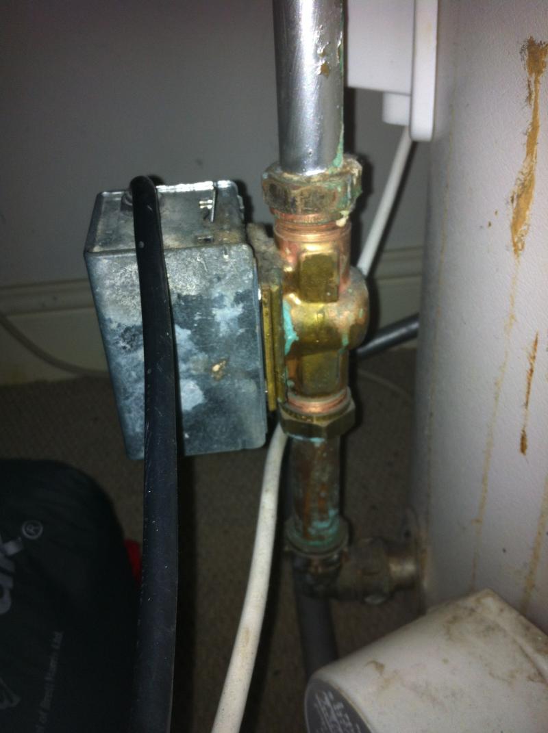 Motorised valve on front of cylinder